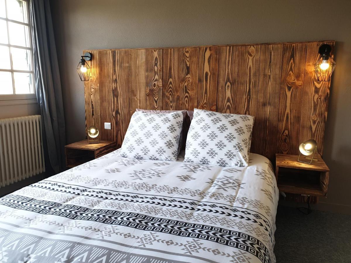 Auberge Du Bois De L'Etang - Motel Les Tilleuls Peyrat-le-Château Екстериор снимка