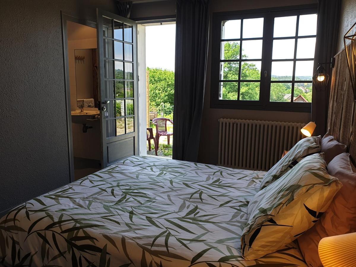 Auberge Du Bois De L'Etang - Motel Les Tilleuls Peyrat-le-Château Екстериор снимка