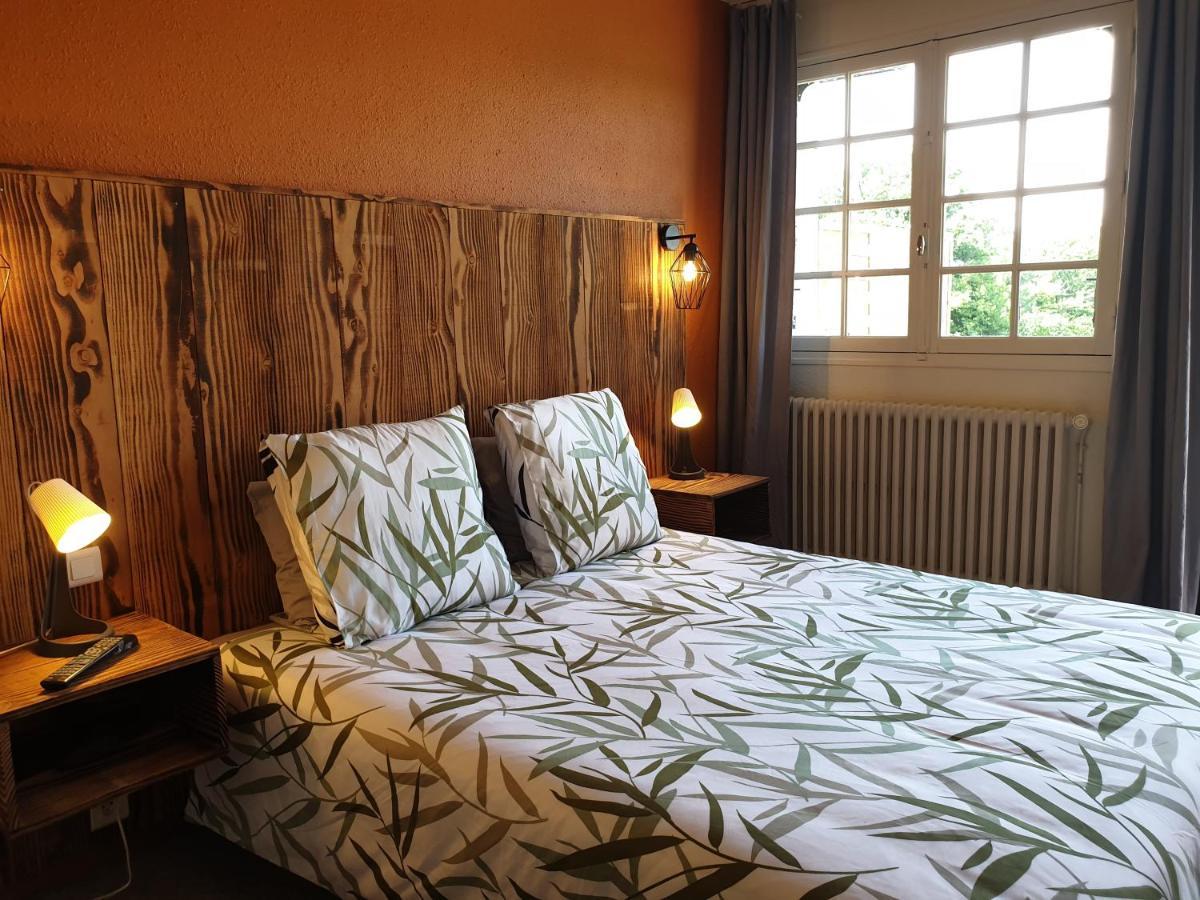Auberge Du Bois De L'Etang - Motel Les Tilleuls Peyrat-le-Château Екстериор снимка