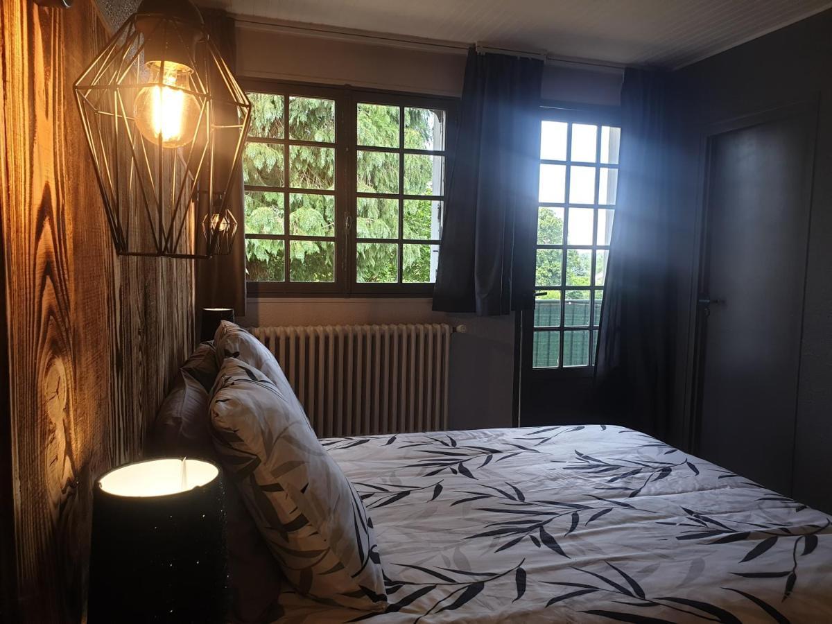 Auberge Du Bois De L'Etang - Motel Les Tilleuls Peyrat-le-Château Екстериор снимка
