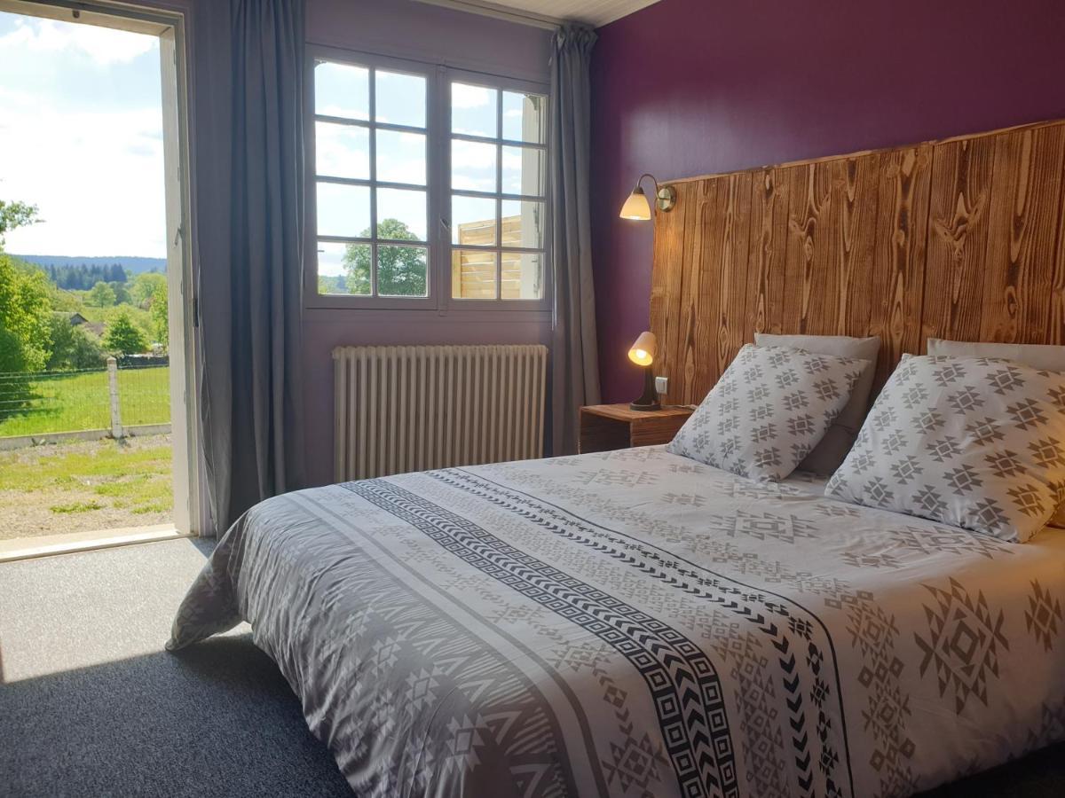 Auberge Du Bois De L'Etang - Motel Les Tilleuls Peyrat-le-Château Екстериор снимка
