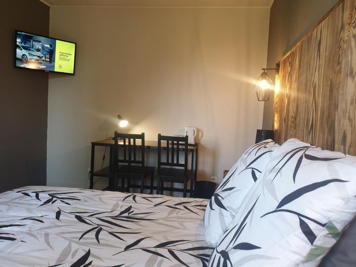 Auberge Du Bois De L'Etang - Motel Les Tilleuls Peyrat-le-Château Екстериор снимка