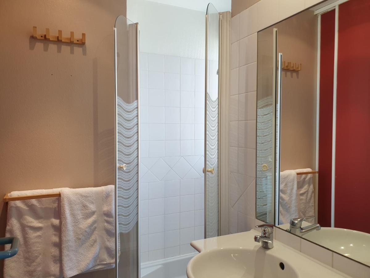 Auberge Du Bois De L'Etang - Motel Les Tilleuls Peyrat-le-Château Екстериор снимка