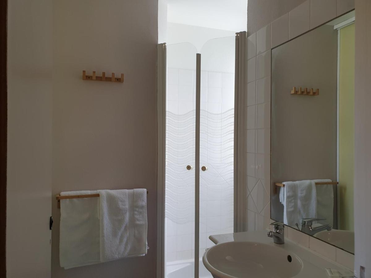 Auberge Du Bois De L'Etang - Motel Les Tilleuls Peyrat-le-Château Екстериор снимка