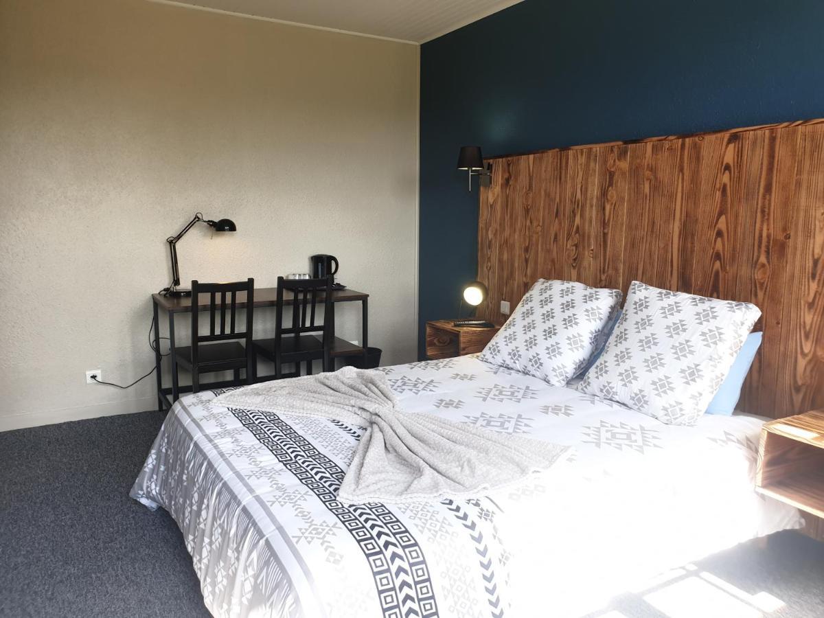 Auberge Du Bois De L'Etang - Motel Les Tilleuls Peyrat-le-Château Екстериор снимка