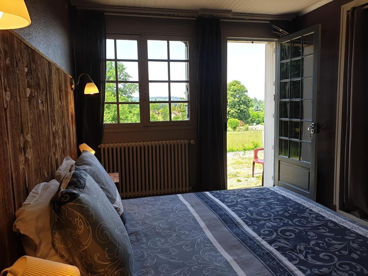 Auberge Du Bois De L'Etang - Motel Les Tilleuls Peyrat-le-Château Екстериор снимка