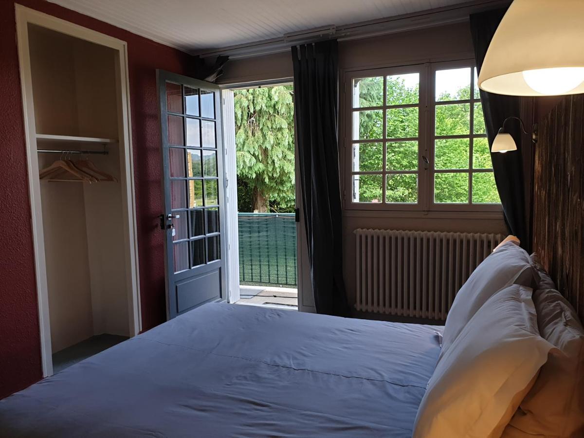 Auberge Du Bois De L'Etang - Motel Les Tilleuls Peyrat-le-Château Екстериор снимка